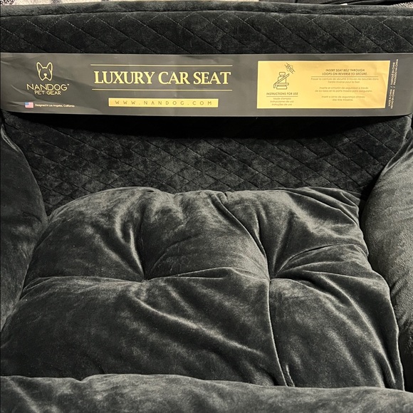 NWT Nandog Quilted Micro-Plush Dog Car Seat Bed, Dark Gray, Medium - Picture 5 of 11